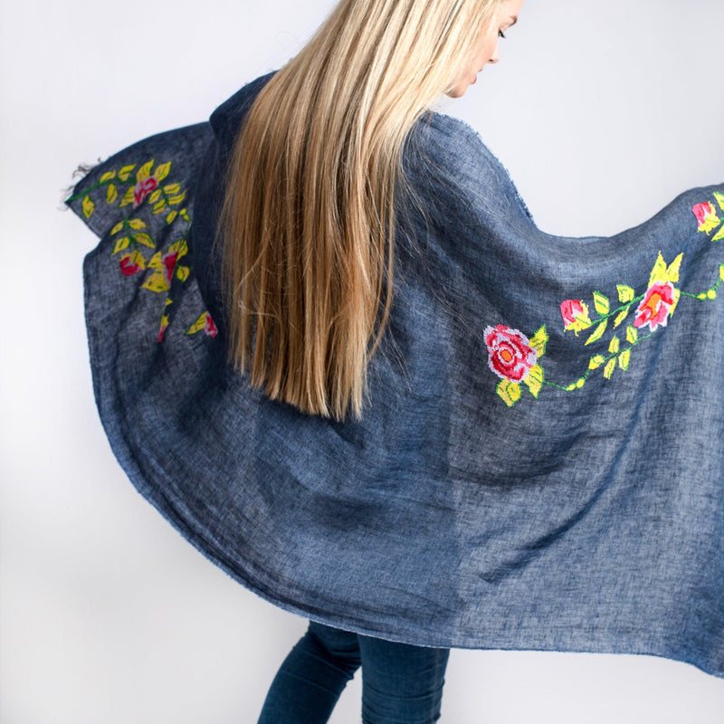 BLUE LINEN SHAWL HANA ROSE