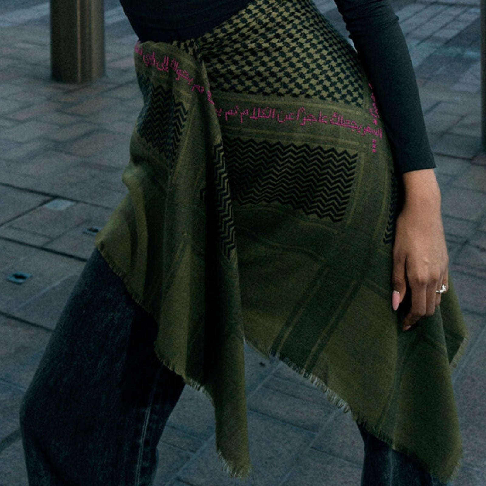 KHAKI MERINO WOOL & SILK IBN BATTUTA KEFFIYEH