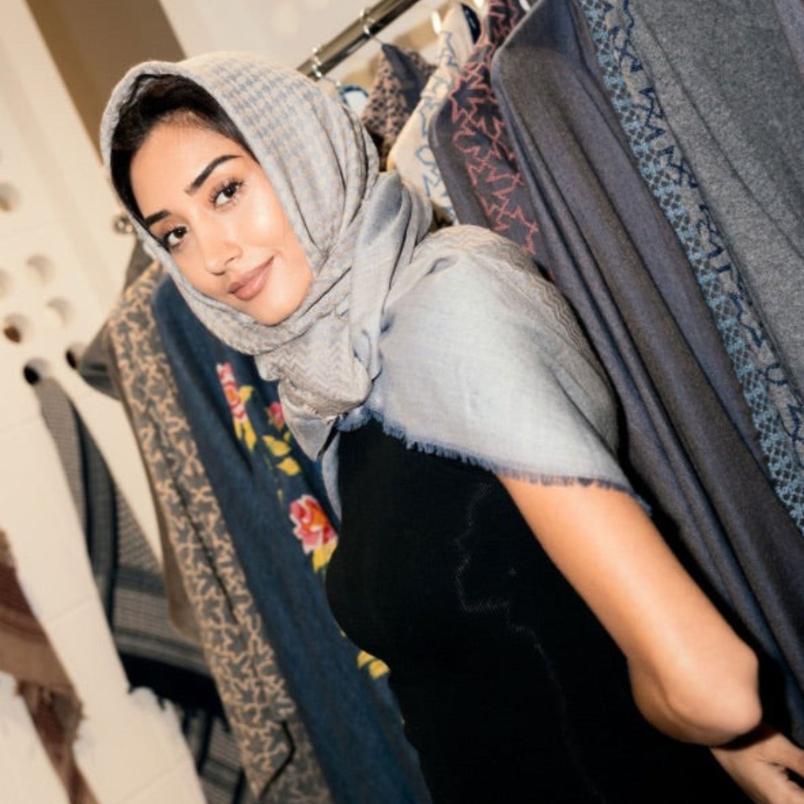 2 burgundy 2 taupe corners