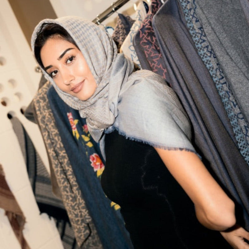 2 burgundy 2 taupe corners