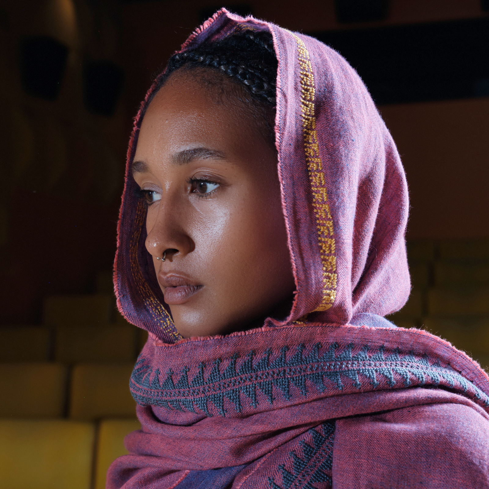 RED LINEN SHAWL YELLOW ROSE